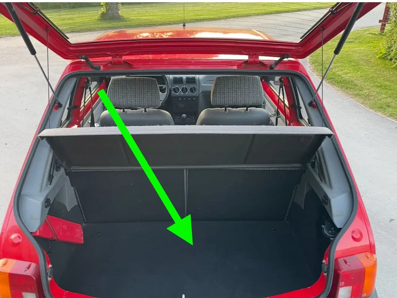 Billede 1 - Peugeot 205 GTI Bagagerums måtte