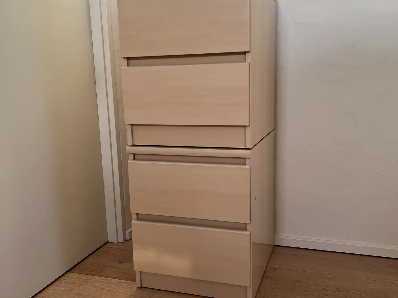 Billede 5 - SENGEBORD - KOMMODE - SKUFFESEKTION