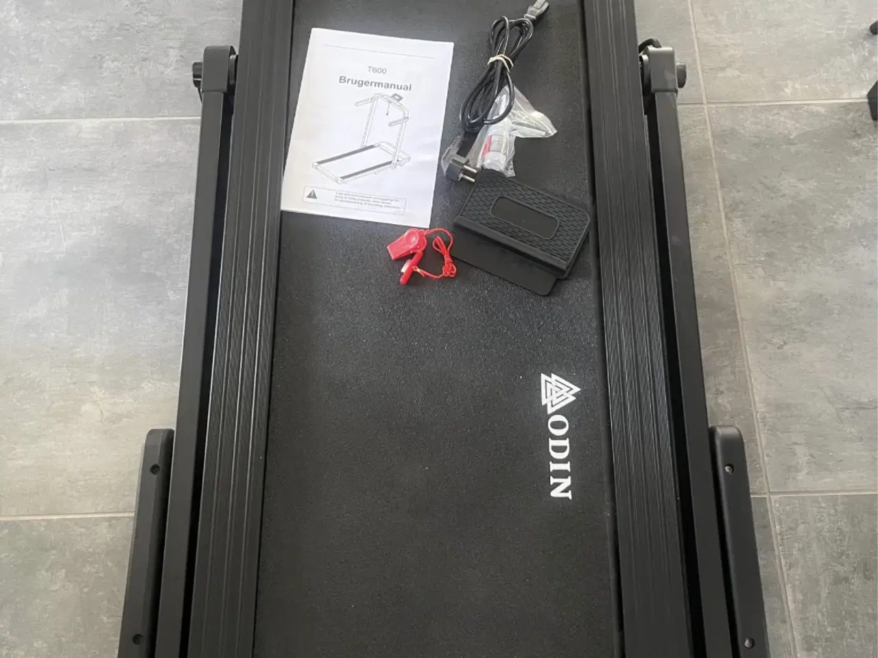 Billede 2 - Meget velholdt gå-/løbebånd