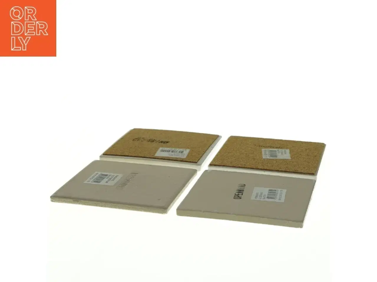 Billede 4 - Dekorative glasbakker/ korkbordskånere fra Open Mind (4 stk str. 10 x 10 cm)