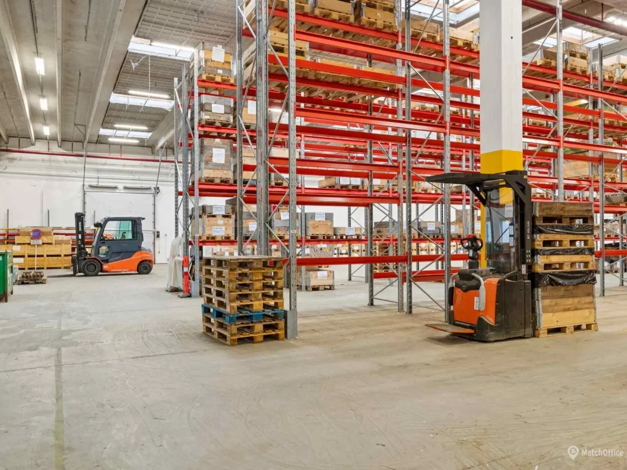 Billede 13 - Effektiv last mile-løsning med lyst kontorafsnit