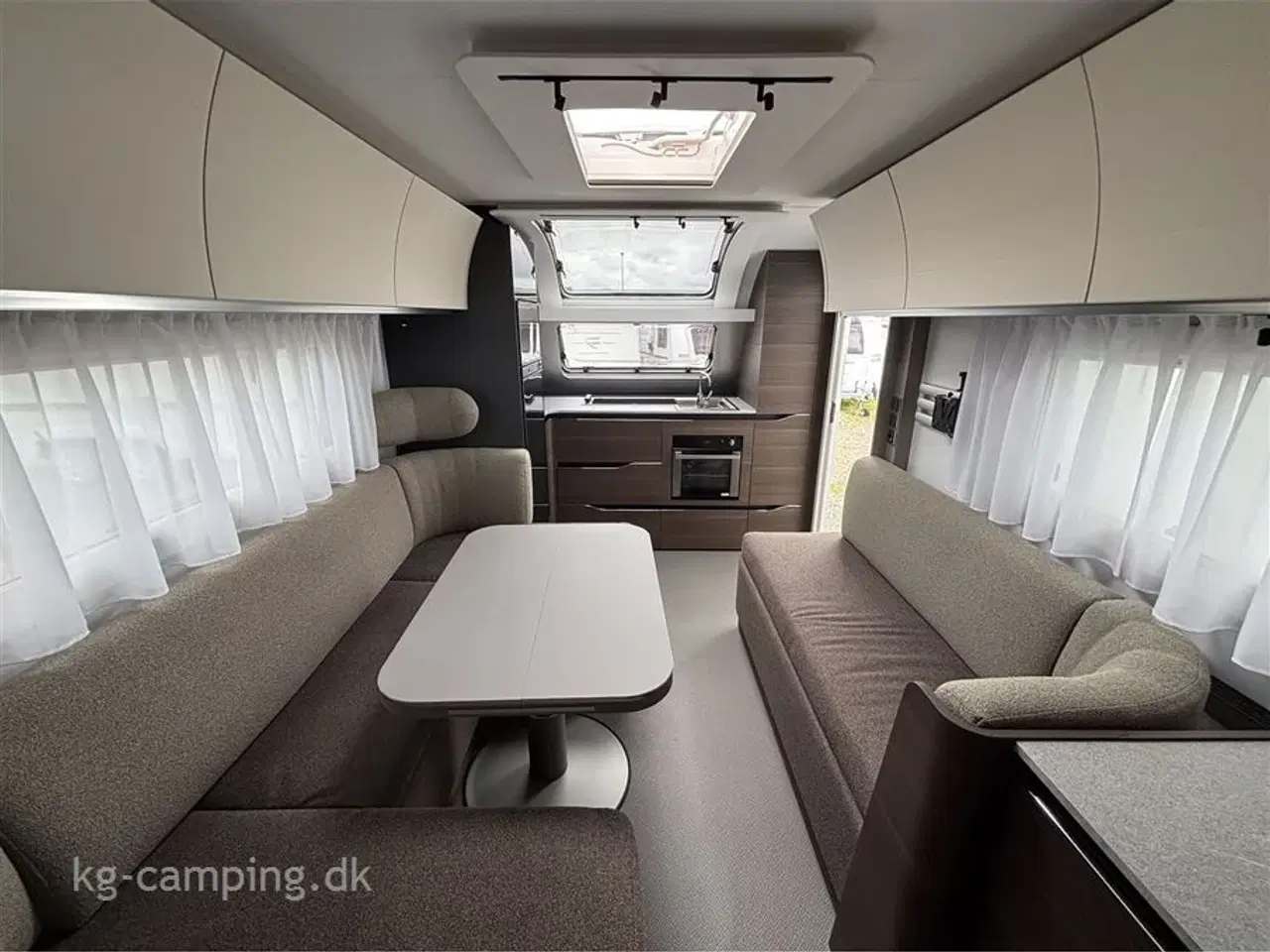 Billede 14 - 2022 - Adria Alpina 663 HT   Luksus, komfort og vinterklar design – perfekt til helårscamping
