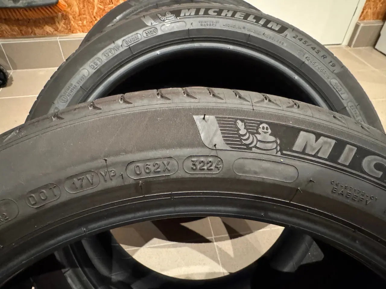 Billede 2 - Michelin e.Primacy 245/45 R19 102V