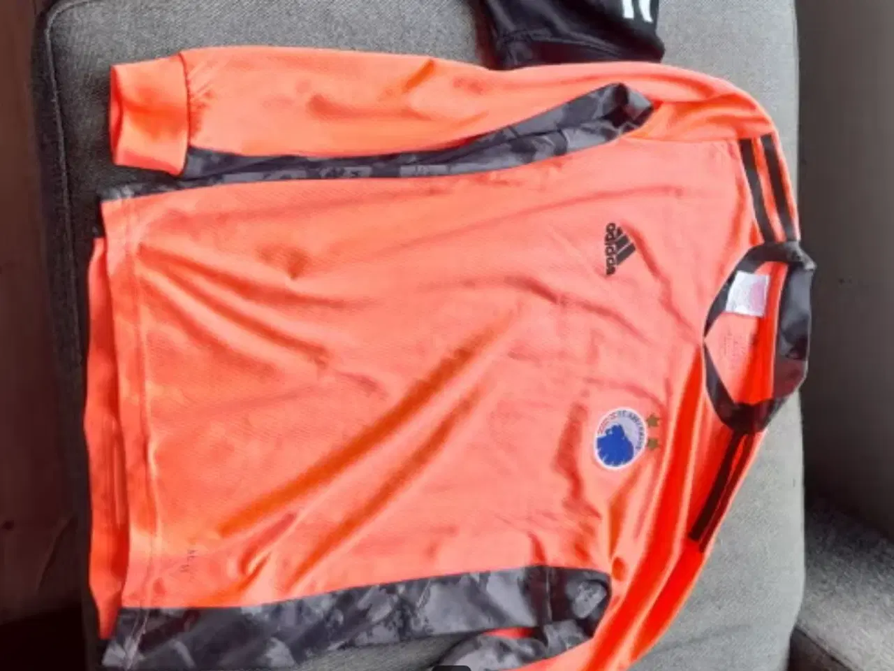 Billede 4 - FCK fodboldtøj og taske