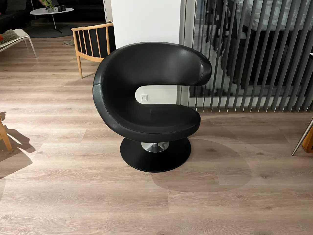 Billede 1 - Varier Peel Club loungestol med sort anilin læder.