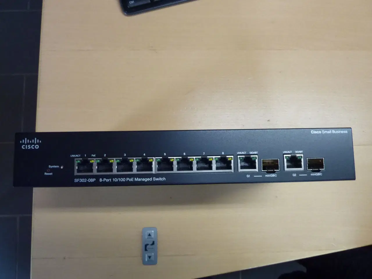 Billede 1 - Netværk Switch Cisco SF 302-08P