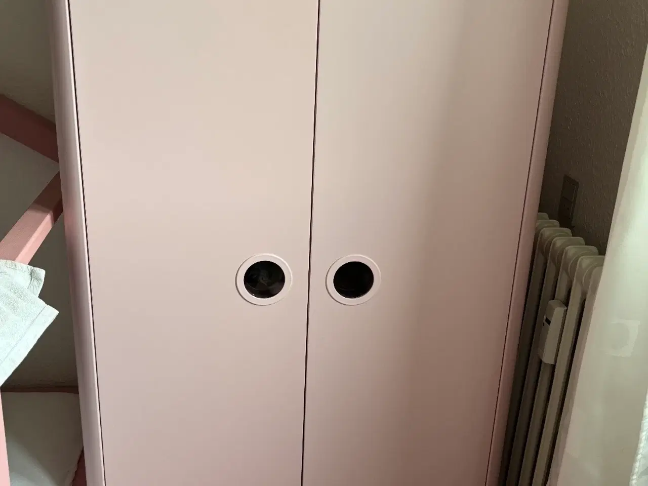 Billede 1 - Garderobeskab