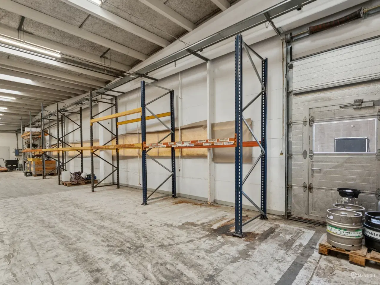 Billede 2 - Lager 400 m² i Hvidovre m. port samt tekøkken og højt til loftet