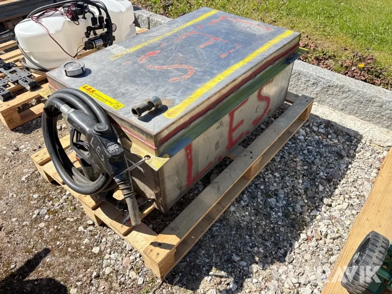 Billede 1 - Dieseltank 220 liter med pumpe og pistol