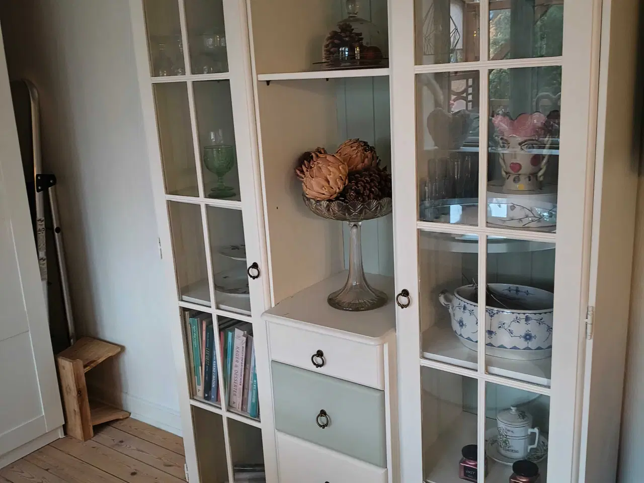Billede 2 - Super Flot Vitrineskab