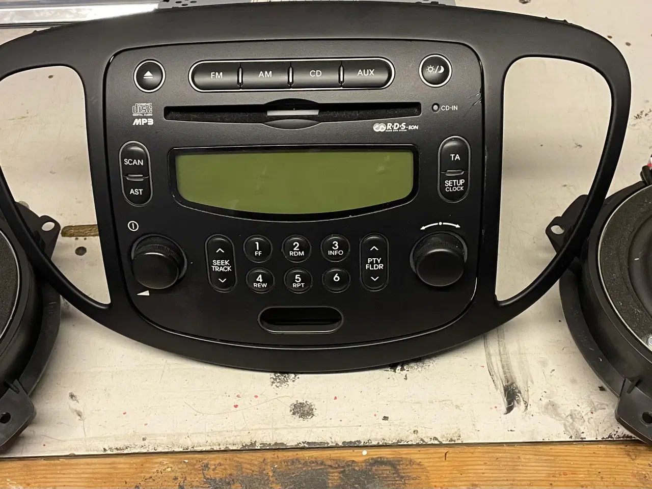 Billede 1 - Hyundai RADIO M/CD, ramme samt 2 x højtalere