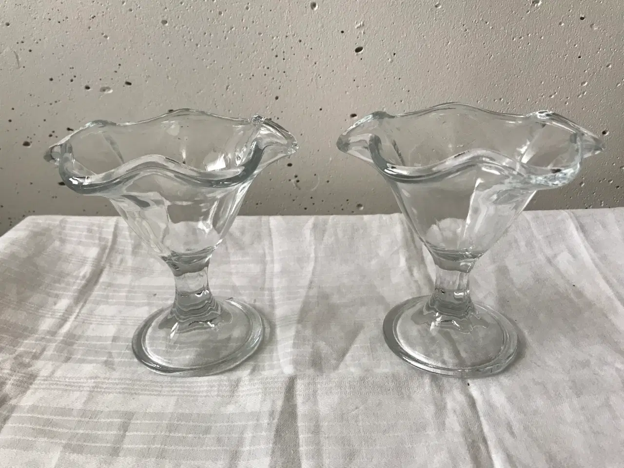 Billede 1 - Flotte desert 2 stk glas til Is - Frugt - Bordpynt