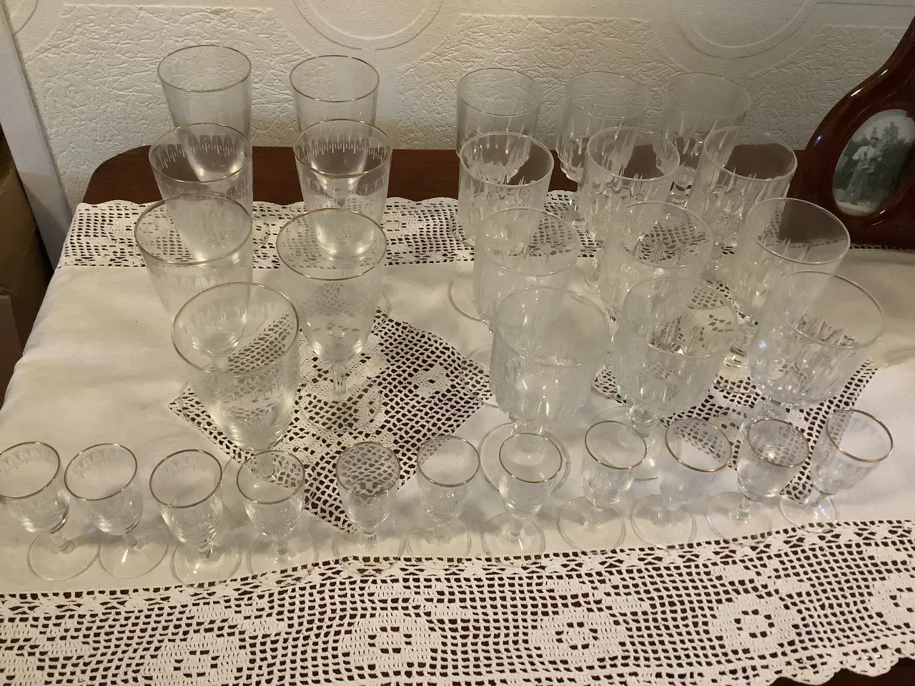 Billede 1 - Kongeå glas med flere. 