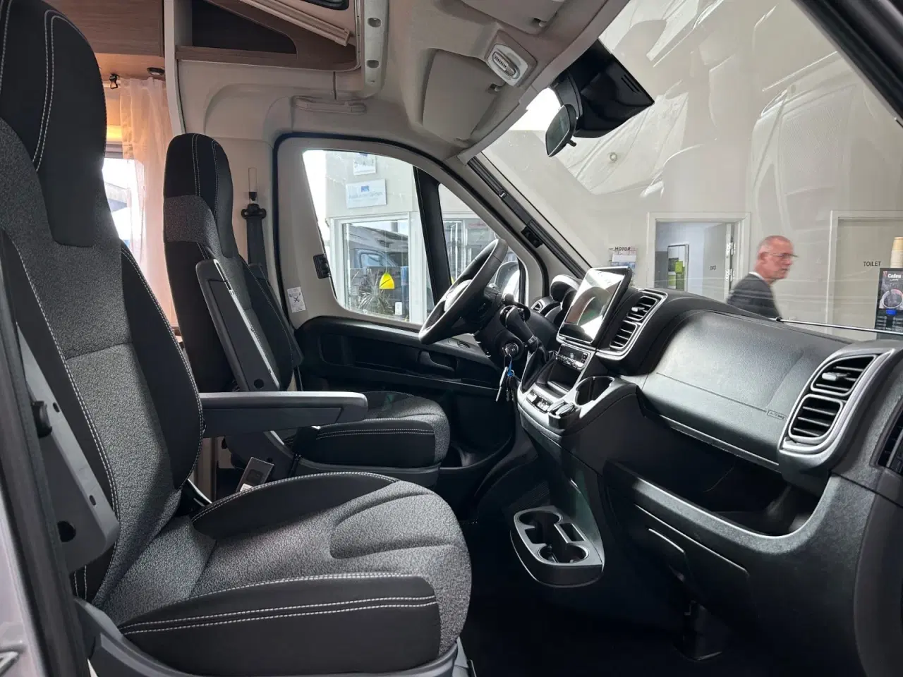 Billede 17 - Carado V347 PRO+ 2,2 JTD 140 aut.