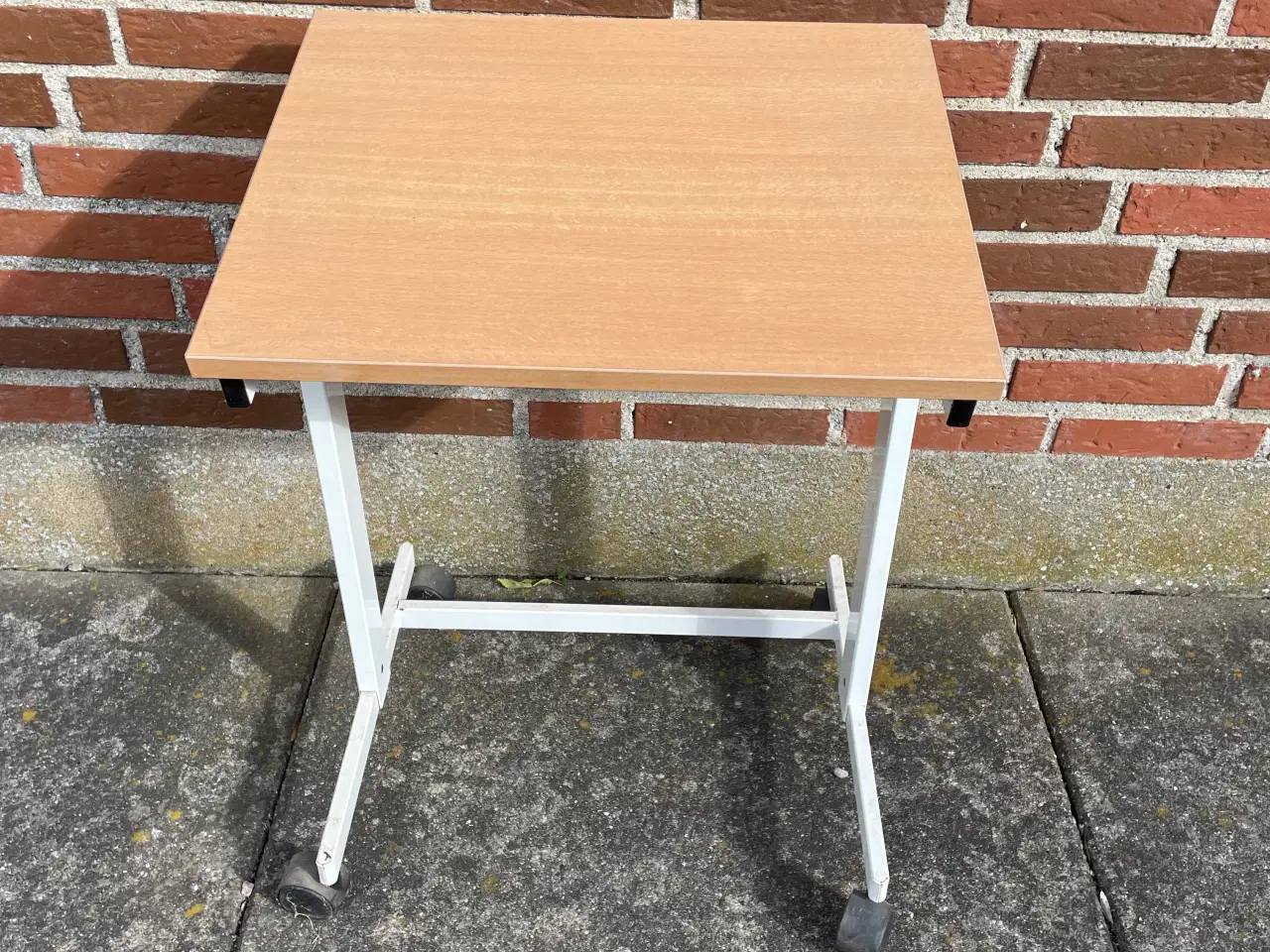 Billede 2 - Computerbord / forelæser bord / rullebord