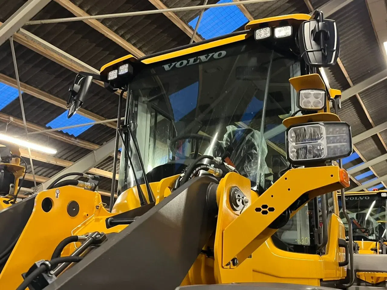 Billede 23 - Volvo L 70 H H2 BEMÆRK MED GARANTI FRA VOLVO FREM TIL DEN 30.11.2026. AGRICULTURE DK-maskine med lang arm, Co-Pilot & med 750mm Michelin MEGA X BIB hjul.