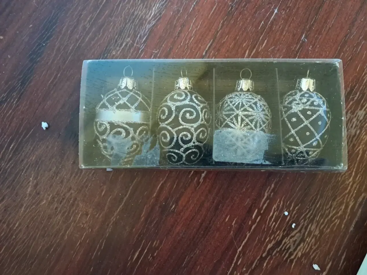 Billede 2 - Sæt med 4 ægformede julekugler