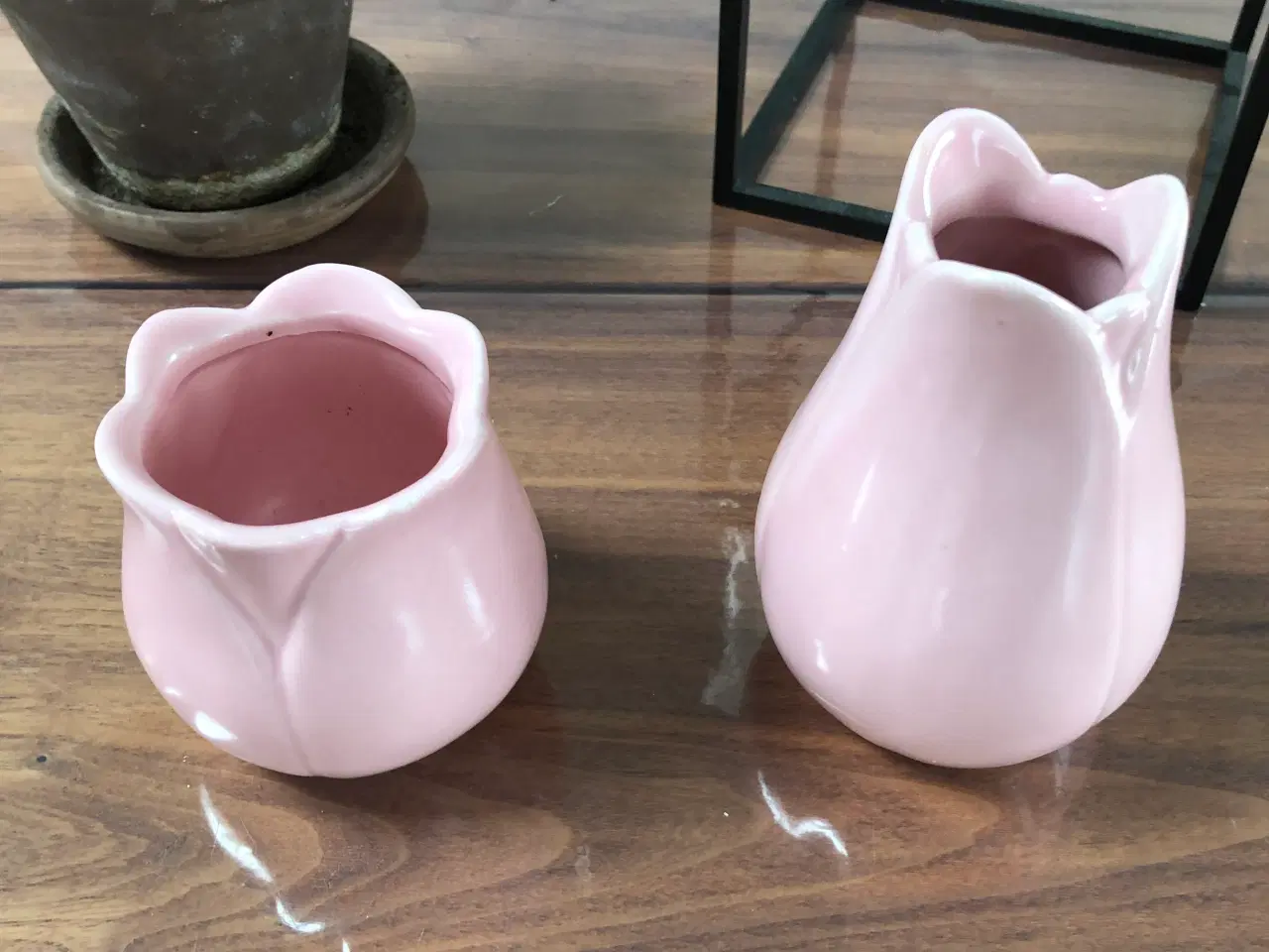 Billede 5 - 2 stk lyserøde vaser/skjulere