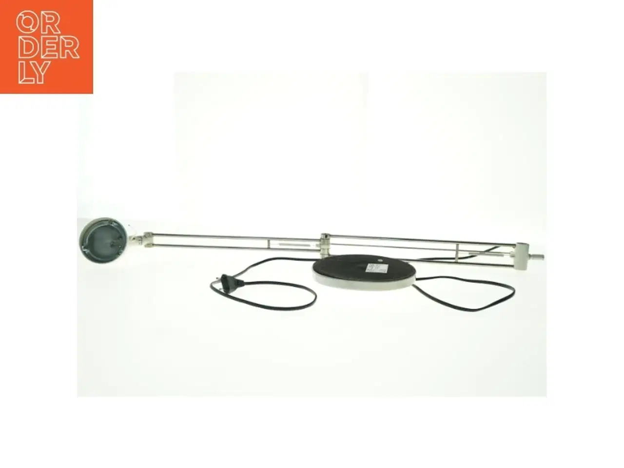 Billede 5 - Skrivebordslampe med justerbar arm fra IKEA (str. Fod ø 18 cm udstrakt lampe, 99 cm skærm 10 x 10 cm)
