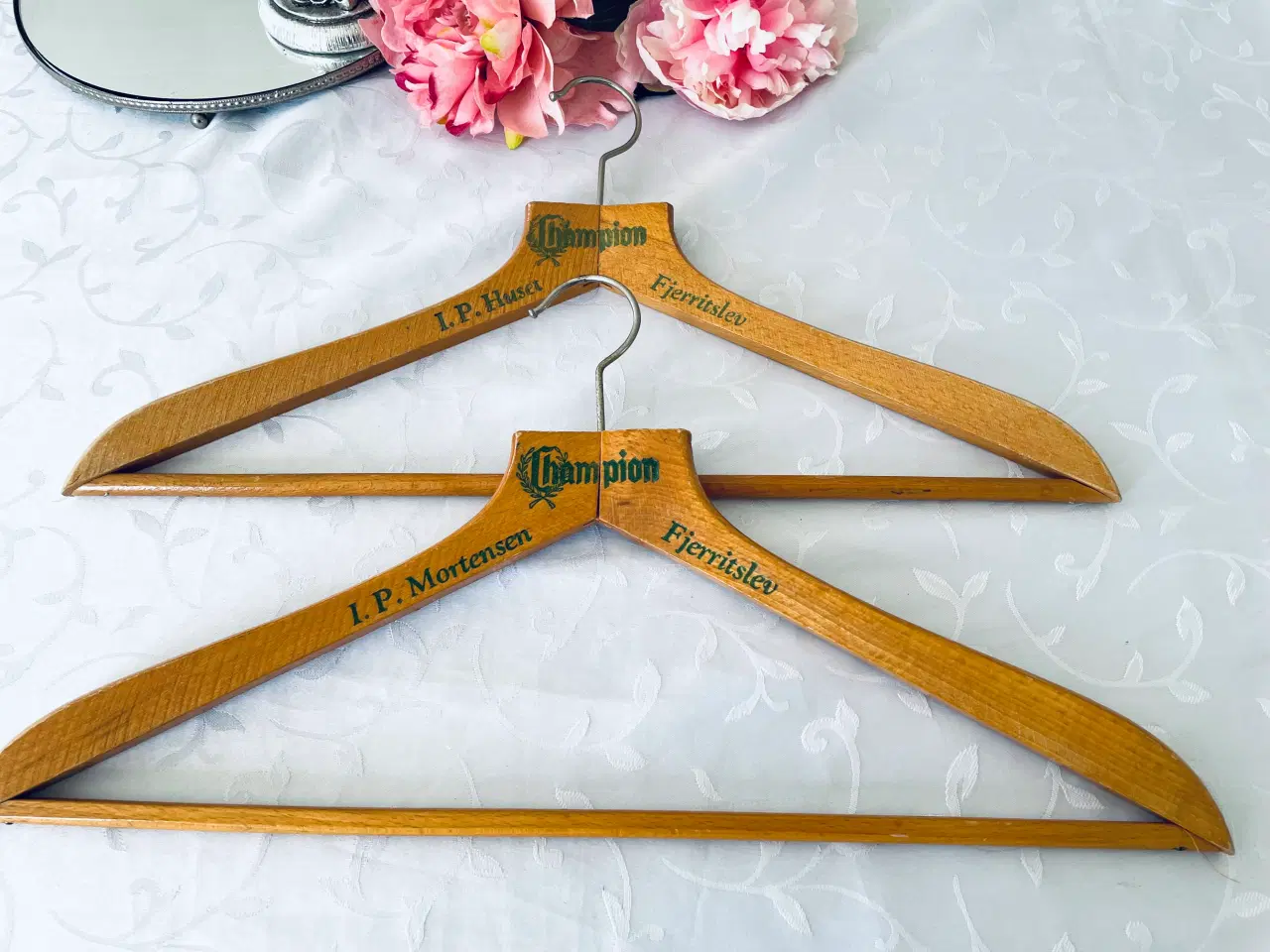 Billede 7 - Vintage bøjler med skrift 