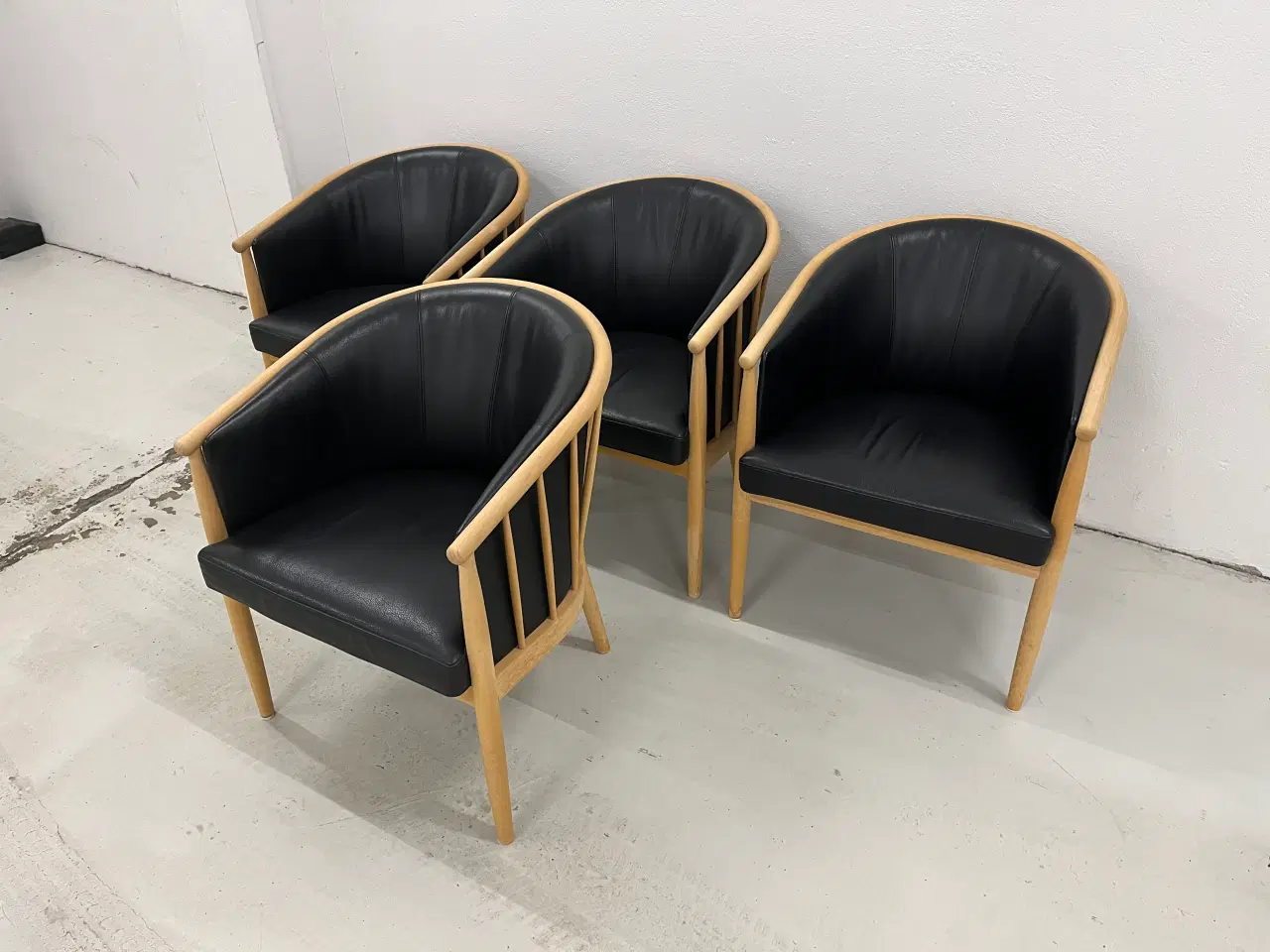 Billede 1 - Stouby Lux Loungestole med sort semianilin læder.