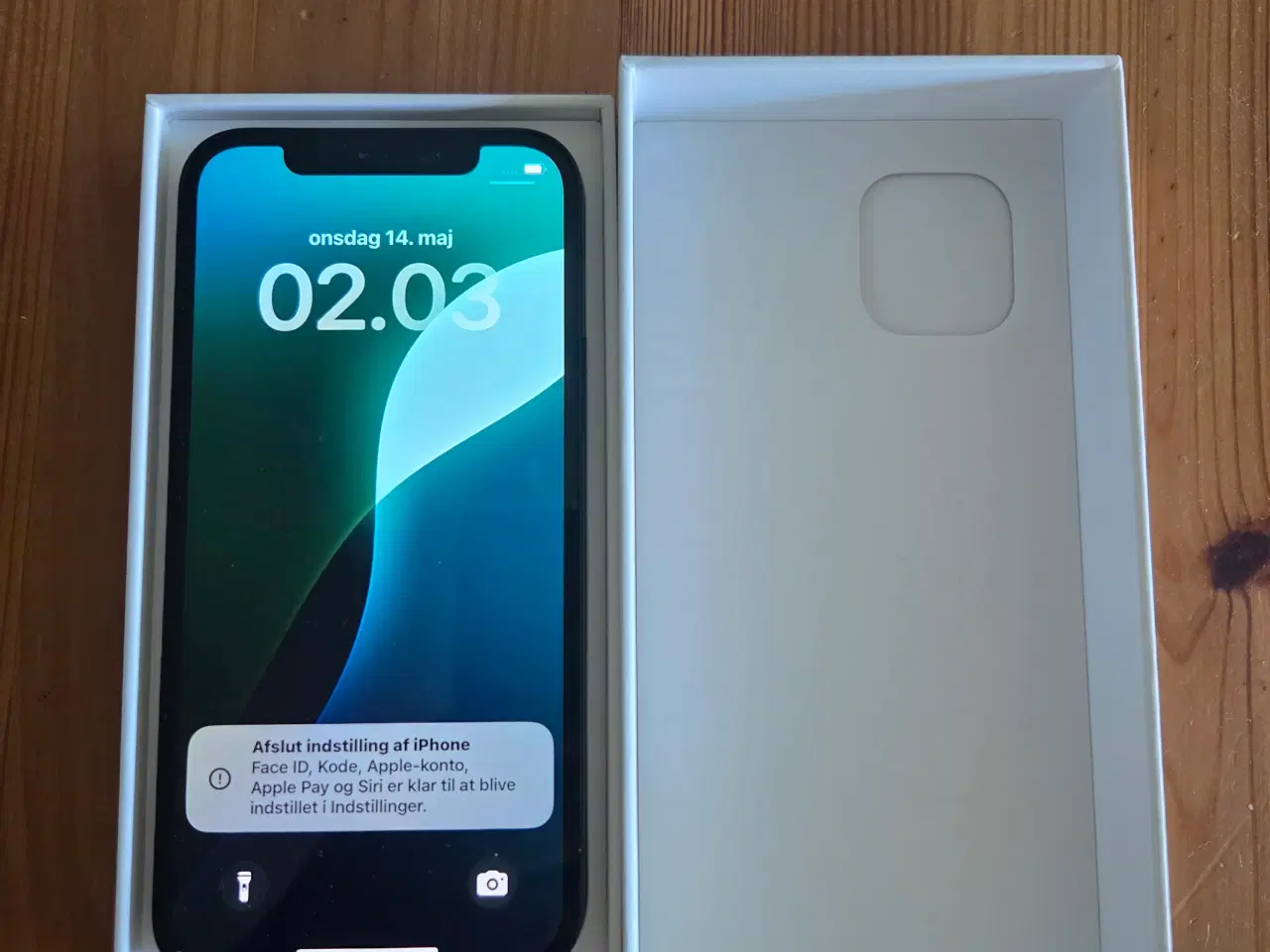Billede 1 - iPhone 12, meget velholdt.