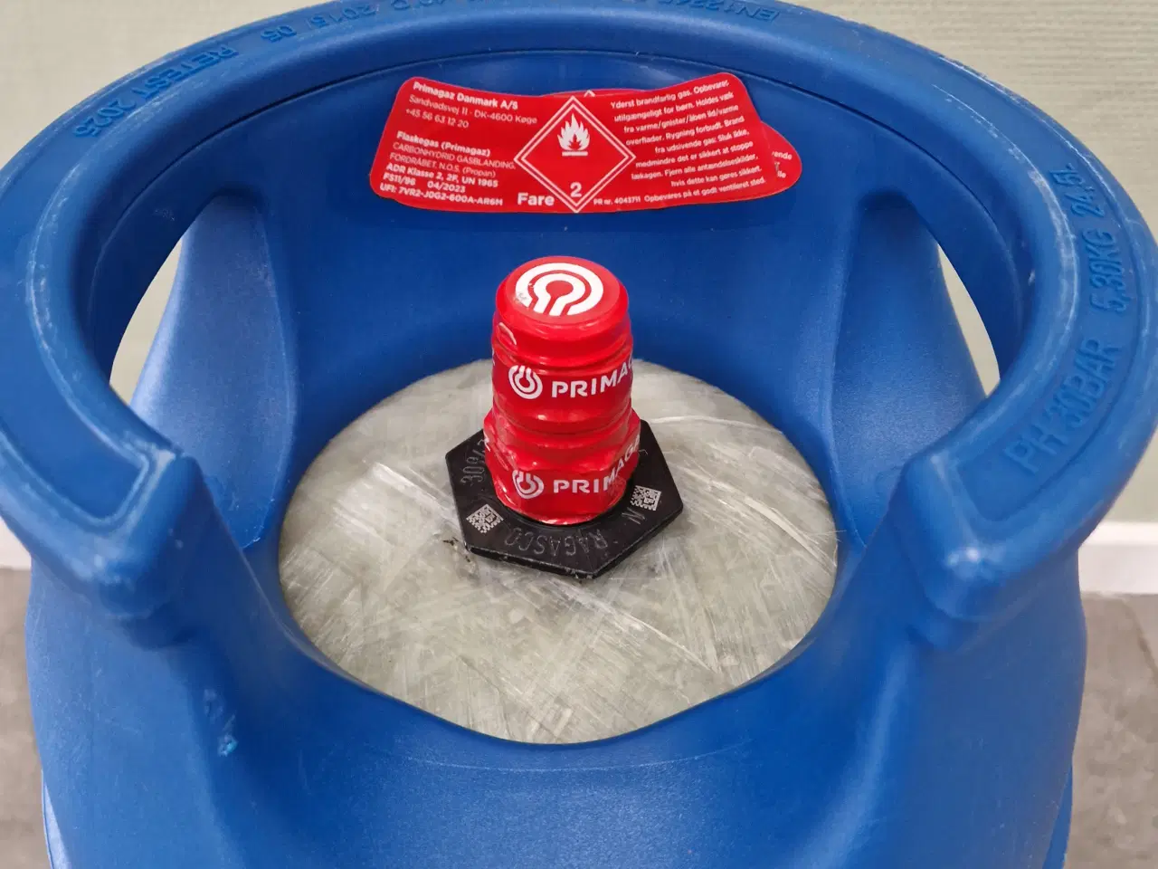 Billede 2 - 10 kg letvægts gasflaske ny, fyldt og plomberet.