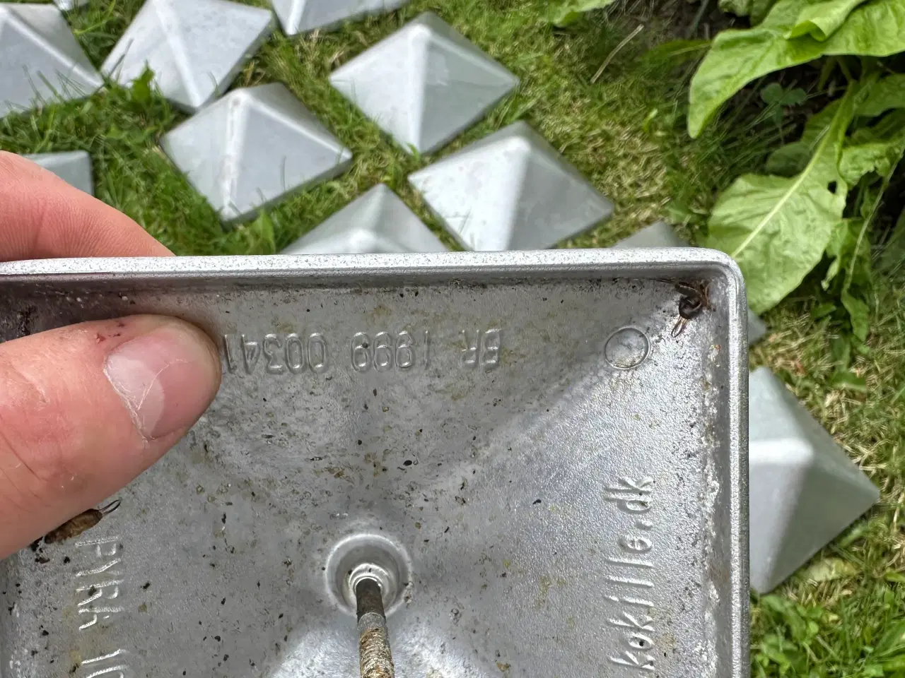 Billede 2 - Kokille stolpetoppe i alu 25 stk. passer til 4x4