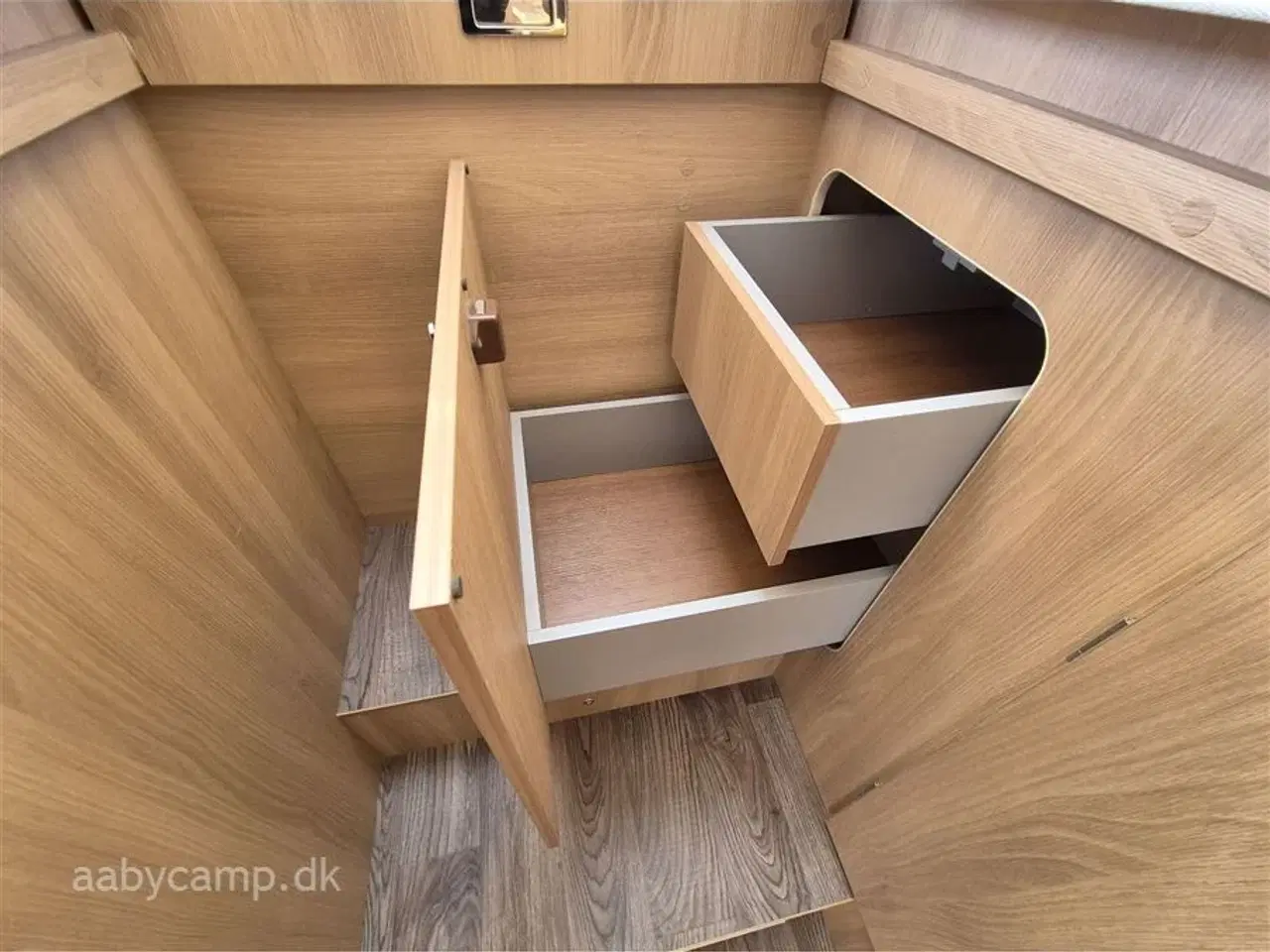 Billede 20 - 2017 - Rollerteam Kronos 284TL   Solcelle. batteri. markise. cykelstativ. Duo-control. Fuld service inkl. tandrem.