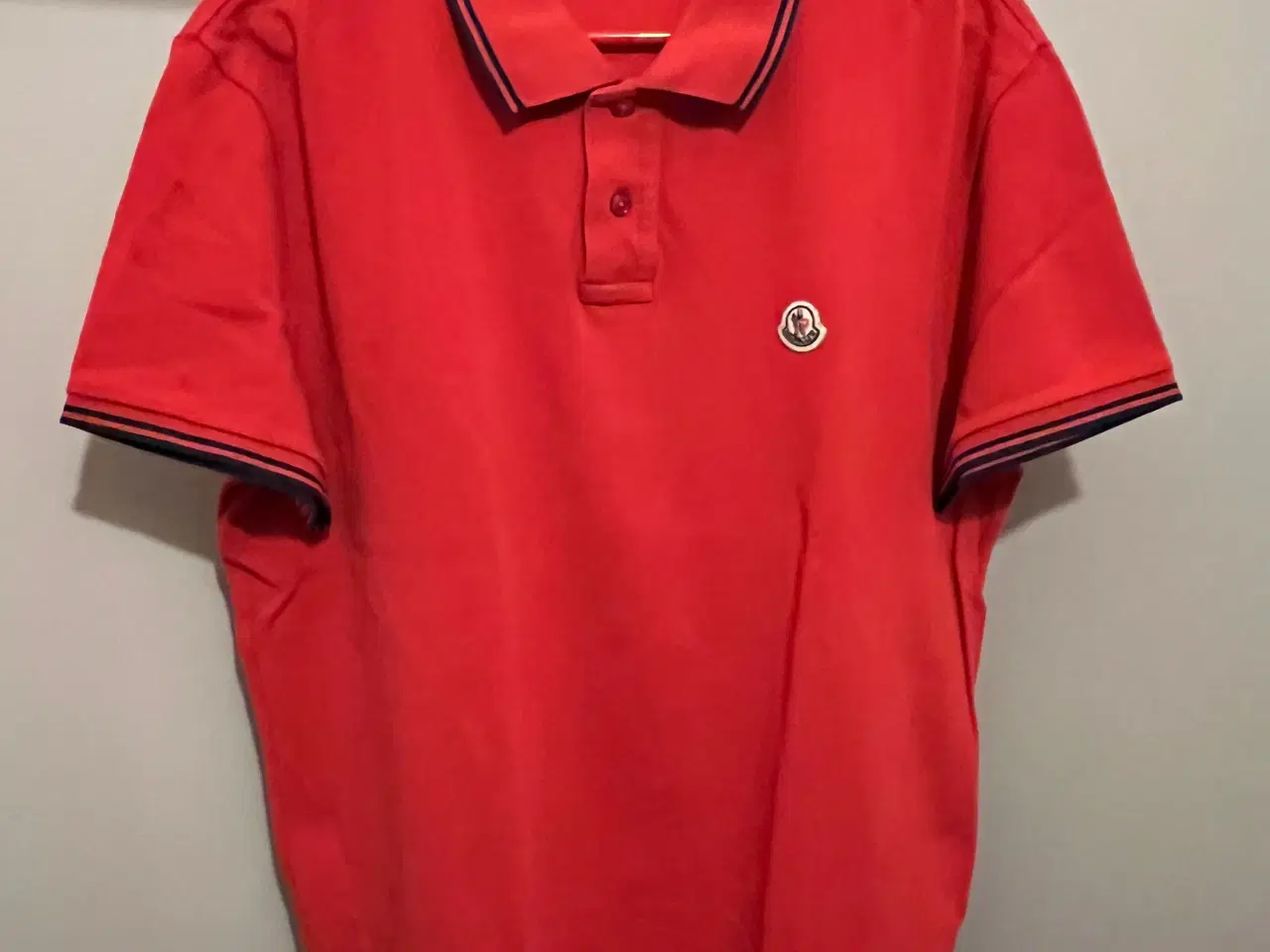 Billede 2 - Moncler i rød Polo t-shirt 
