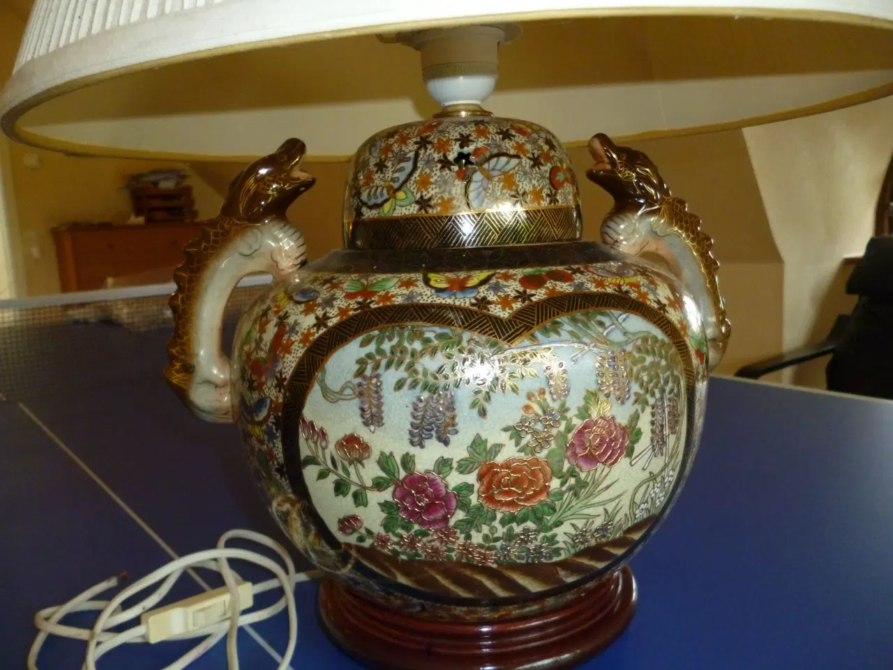 Billede 1 - Kinesisk lampe sælges uden lampeskærm.