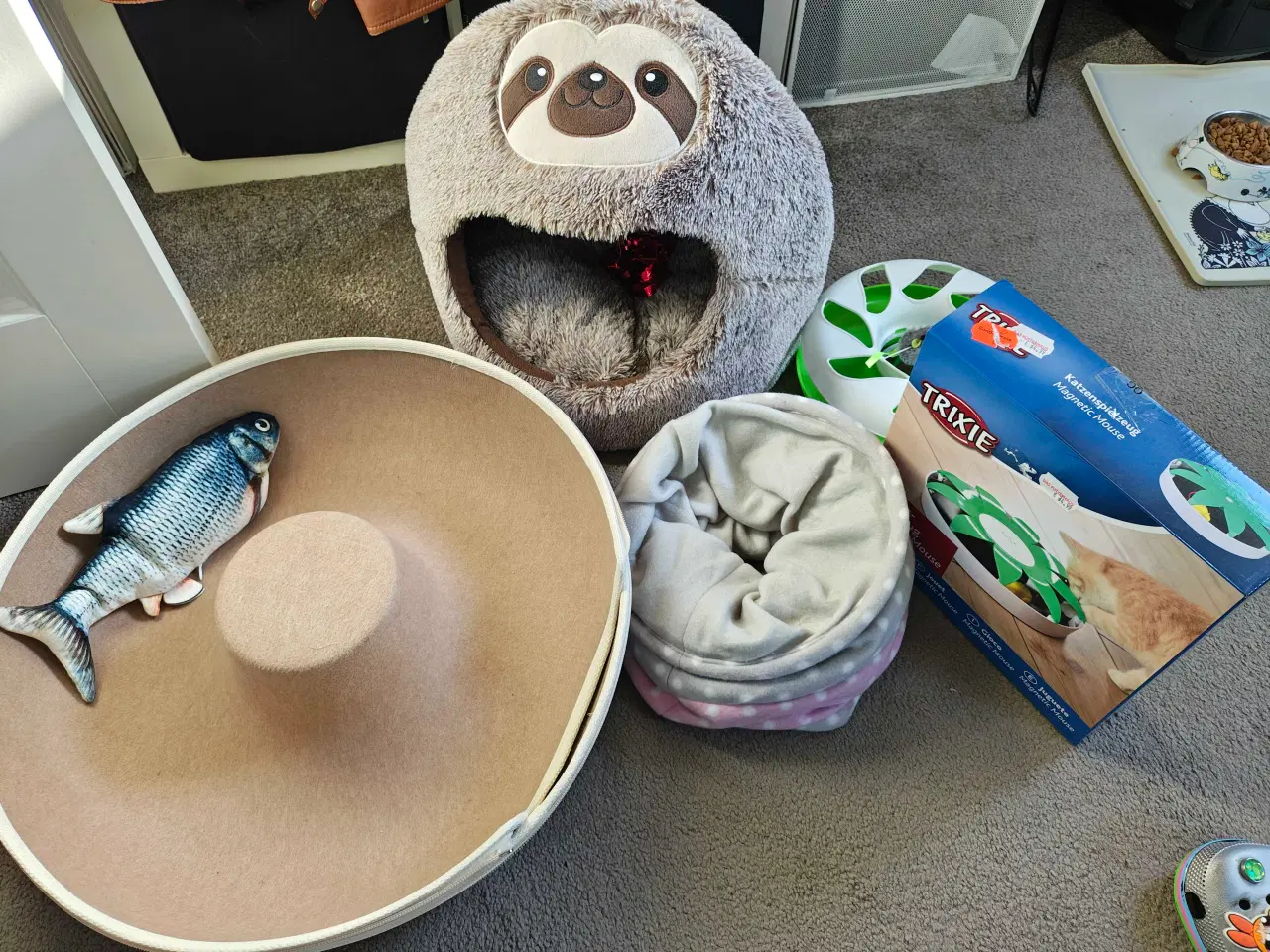 Billede 1 - Kattelegetøj til salg.