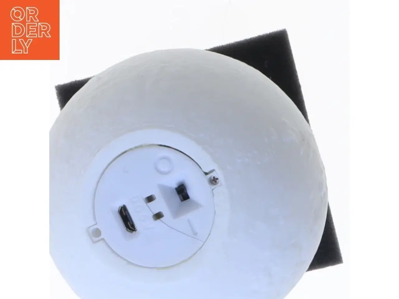 Billede 3 - Hvid kugle lampe (str. Ø 6,5 cm)