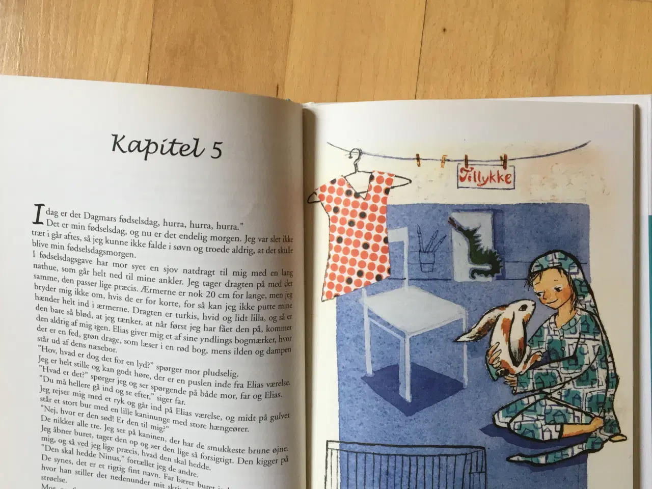 Billede 3 - Børnebog ”Dagmar fra Følfod” (kun lige bladret i).