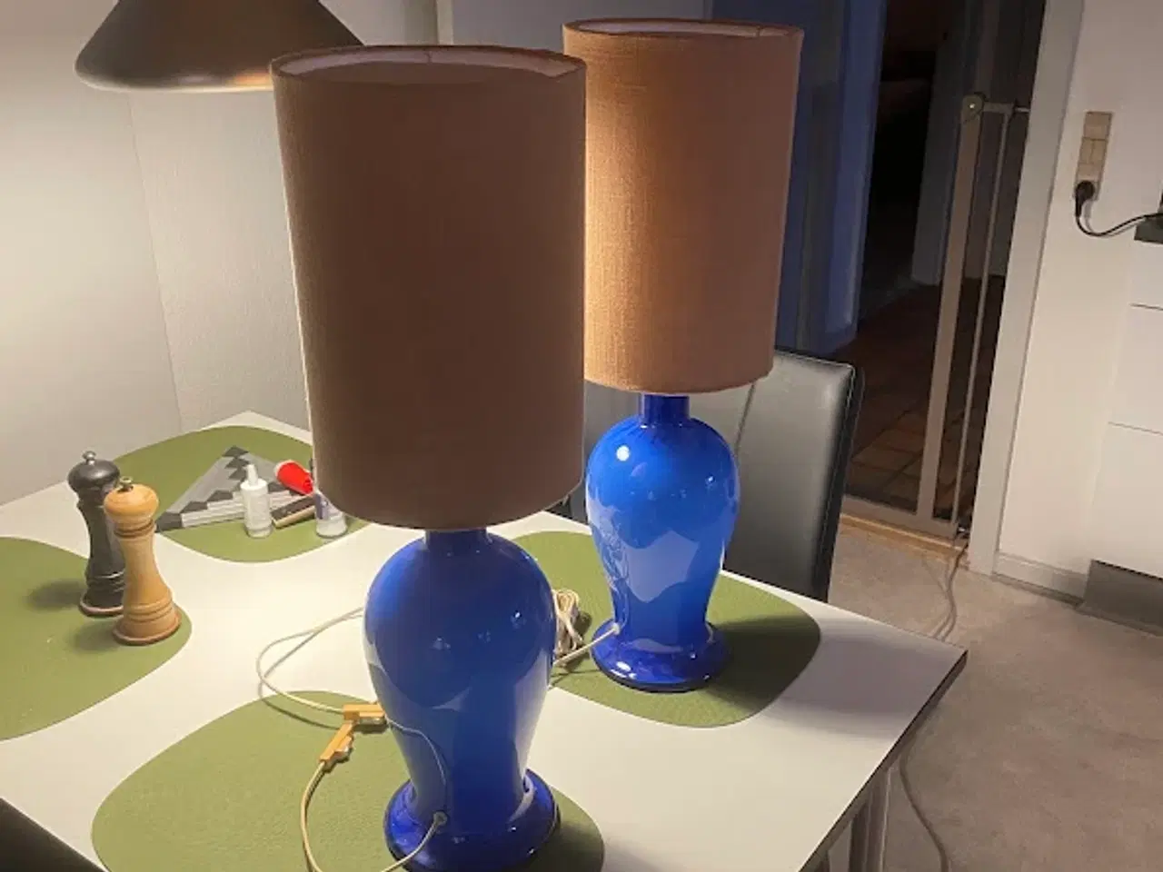 Billede 2 - 2 stk bord lamper med skærm holmgård