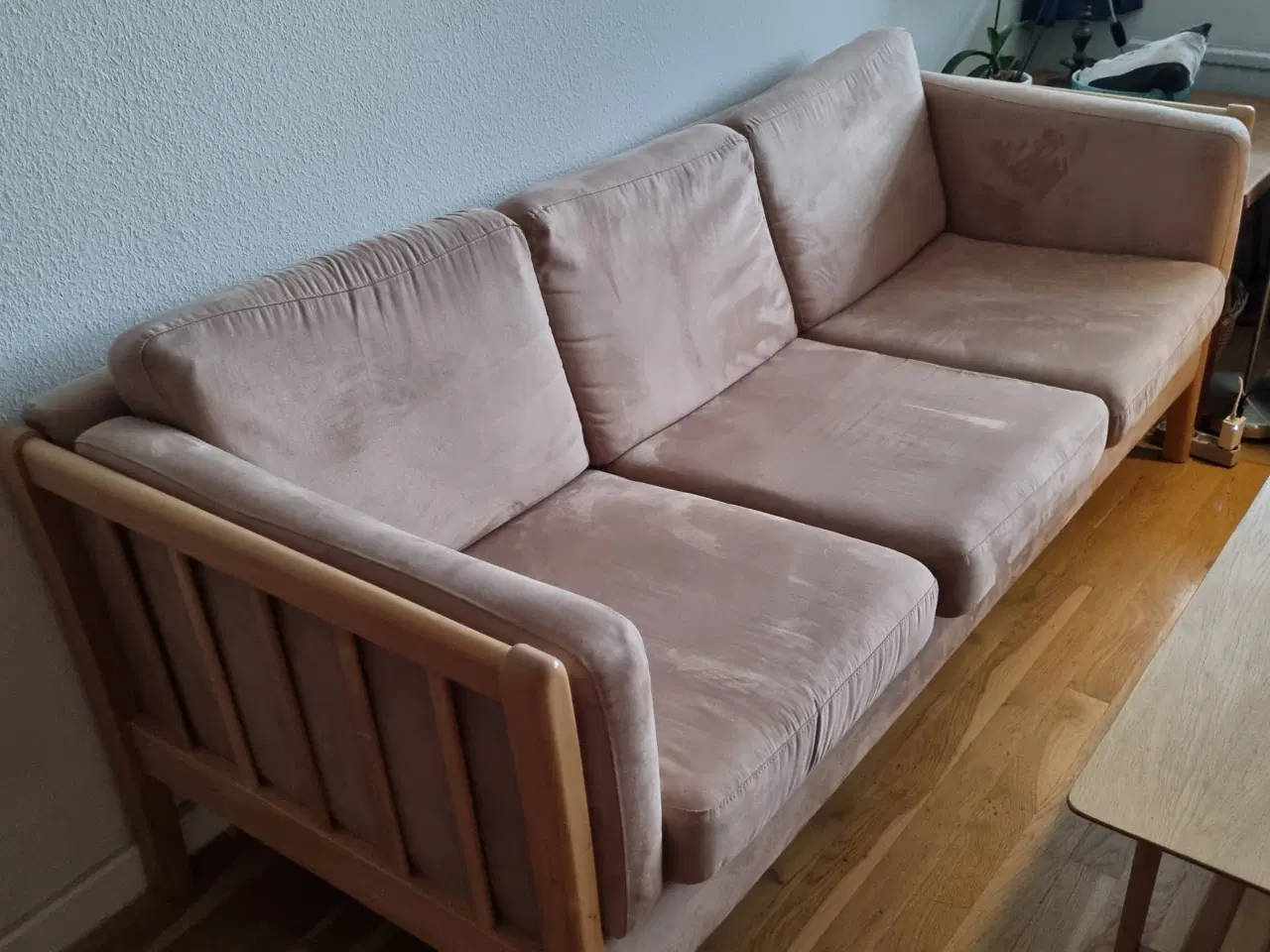 Billede 3 - Tremmesofaer 2 + 3 i egetræ med beige velour