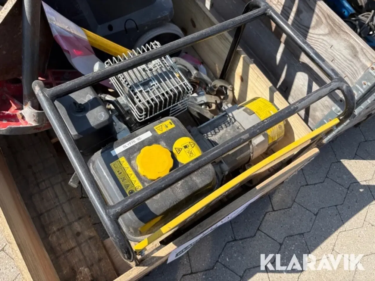 Billede 6 - Støvsuger, generator og vvs bord - 5 dele