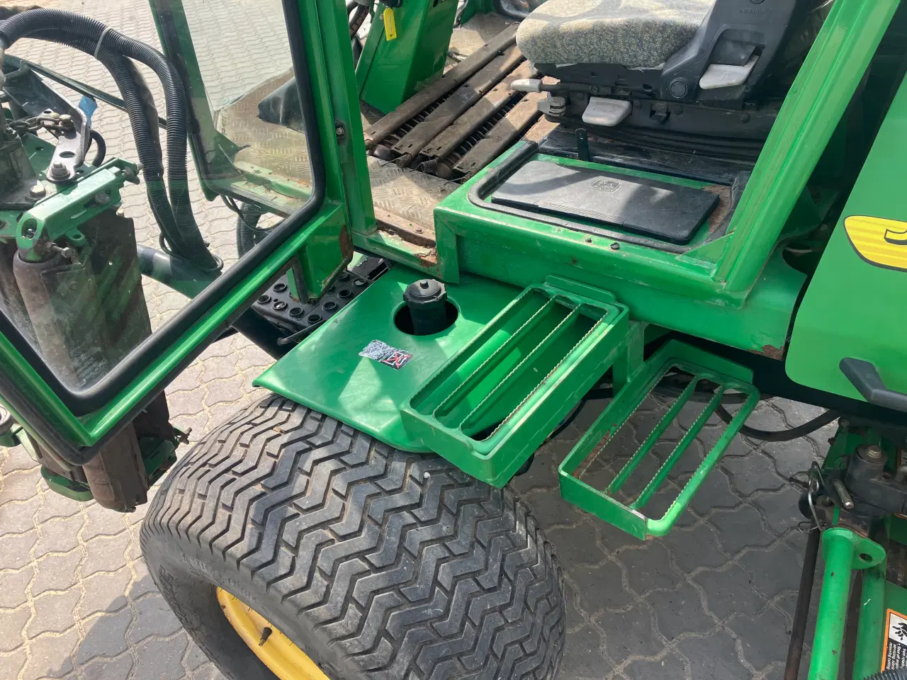 Billede 4 - John Deere 3235B 4 WD servo kun 1740 timer