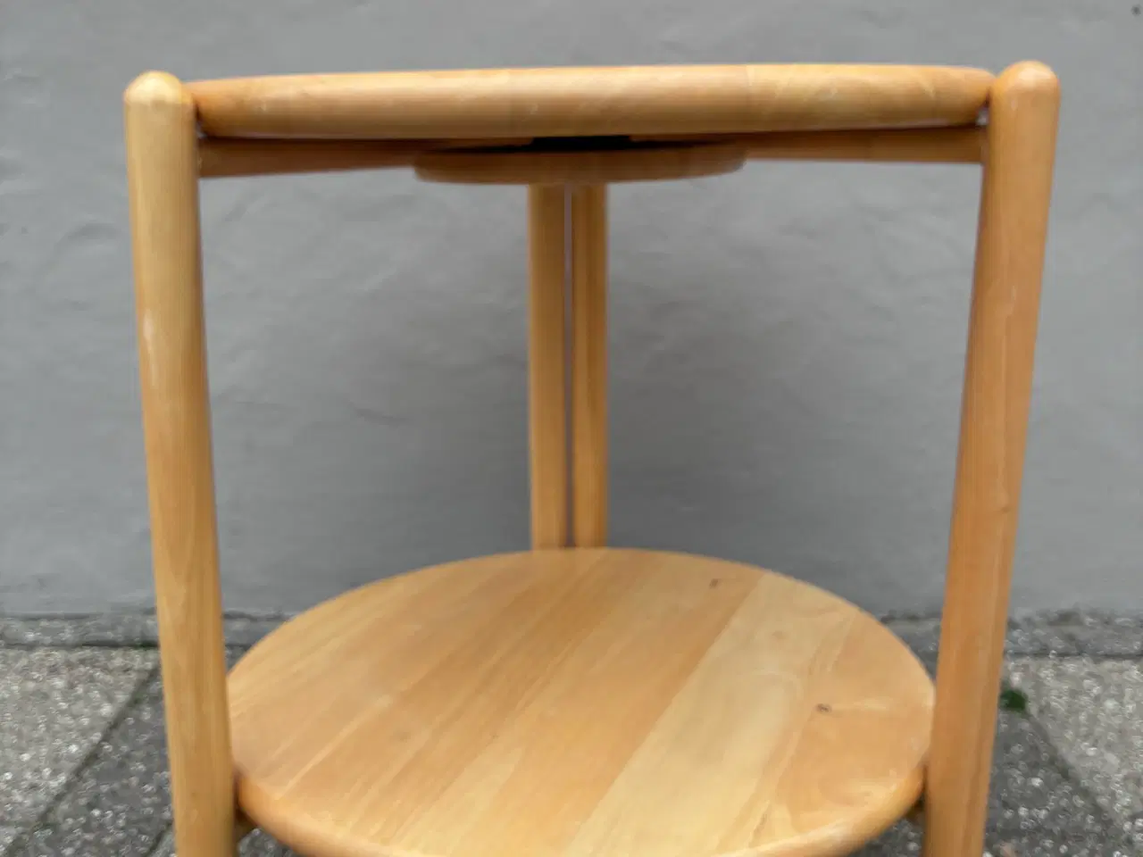 Billede 1 - Bakkebord i bøg fra 1970’erne