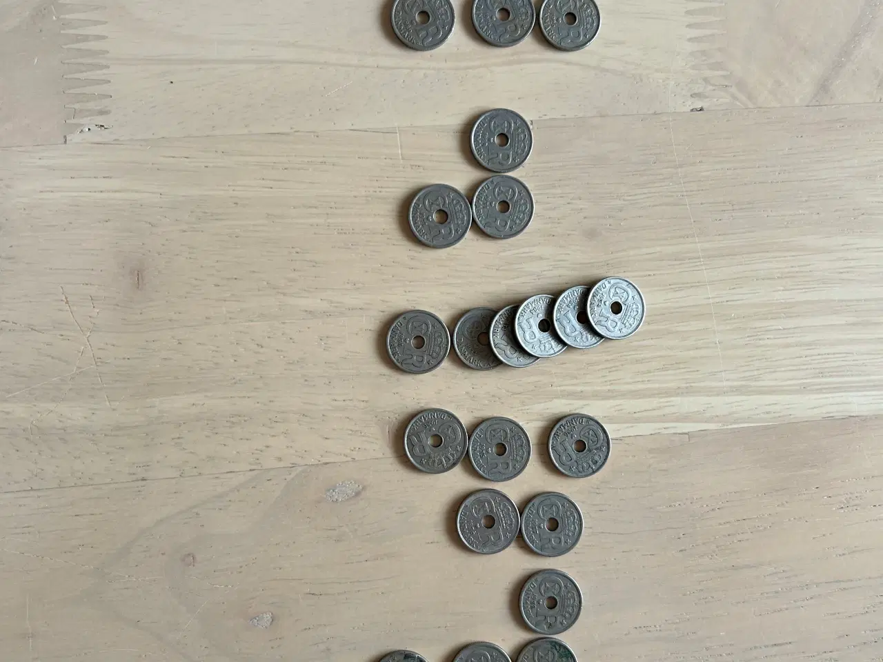 Billede 1 - Gamle ti-ører med hul