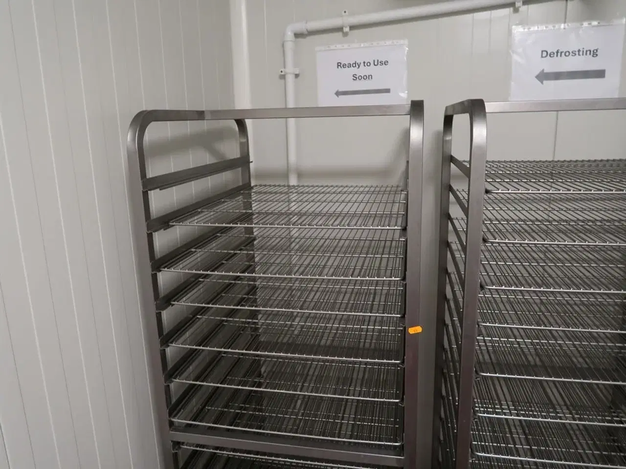 Billede 2 - Stikvogn med indhold