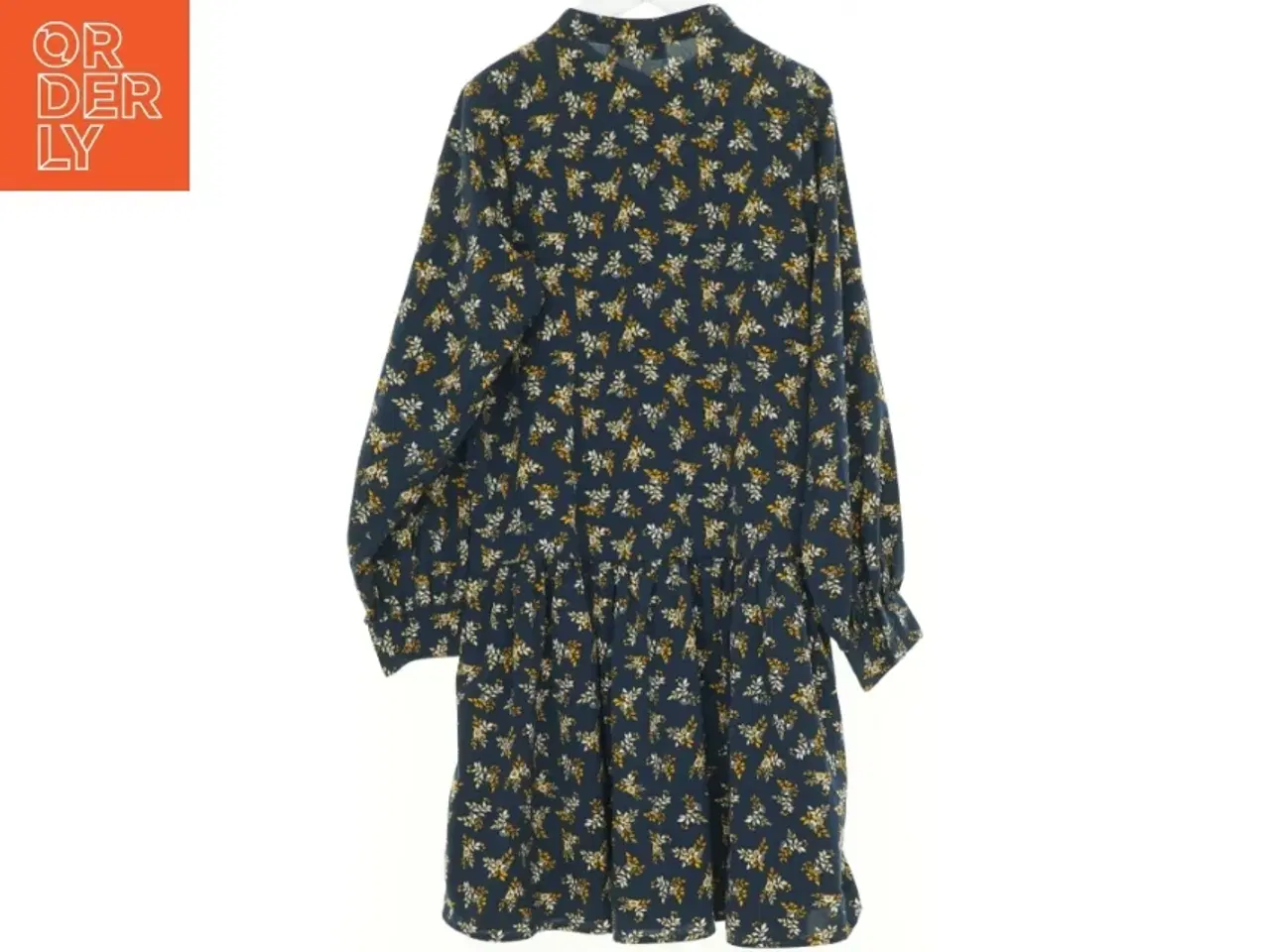 Billede 2 - Kjole fra Name It (str. 134 cm)