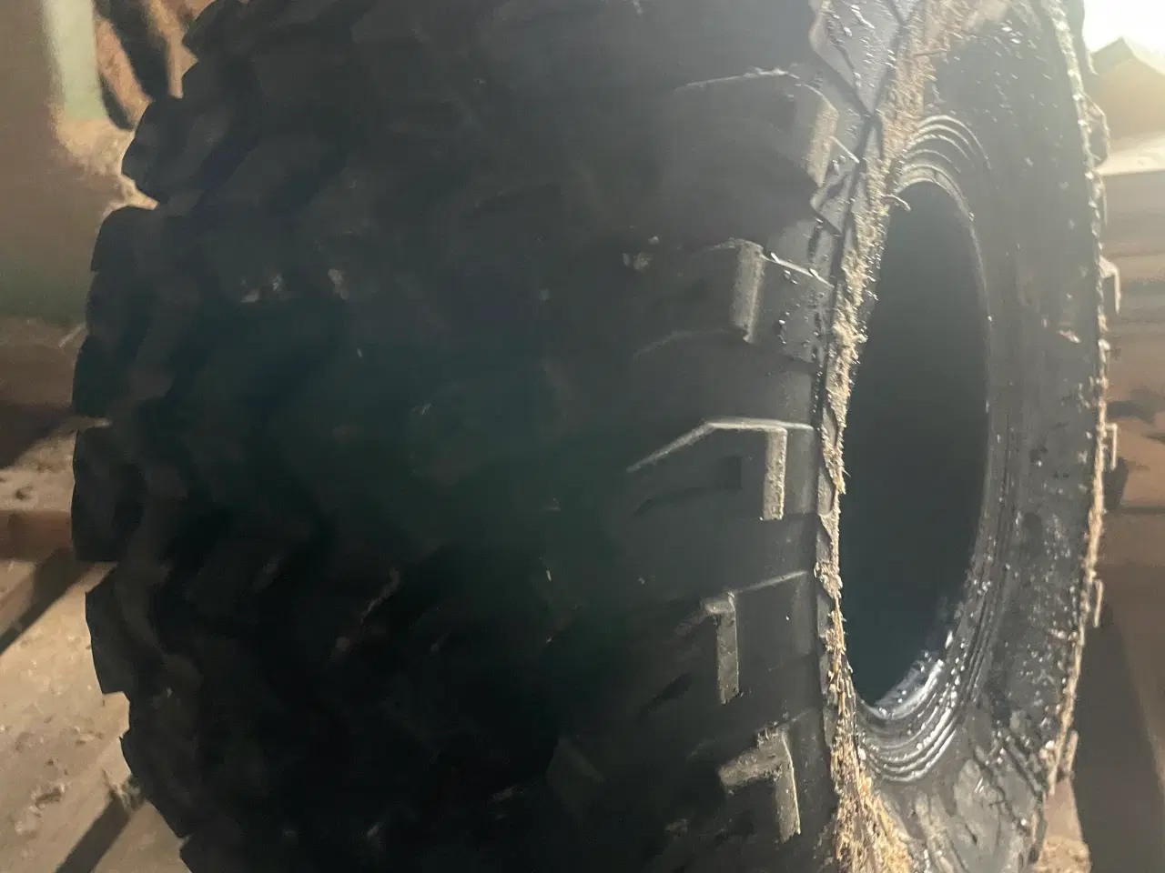 Billede 1 - Dæk til maskine eller trailer 