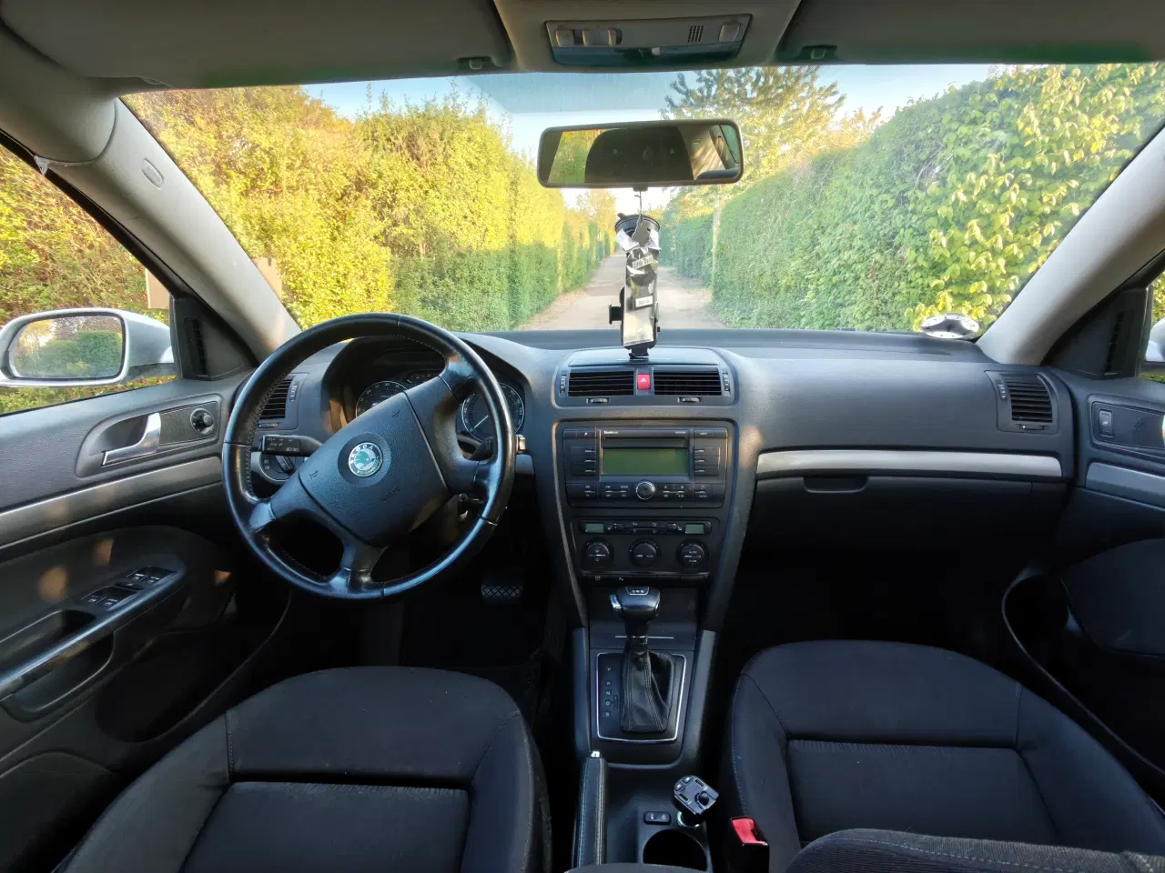 Billede 6 - Økonomisk og velkørende Skoda Octavia 2.0 TDI med