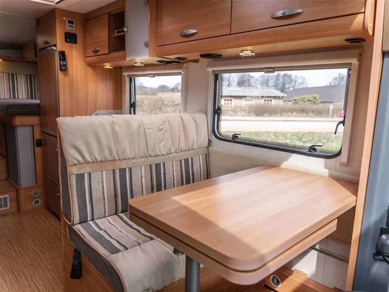 Billede 10 - 2012 - Knaus Sport 700 TI   Knaus 700 Sport – Veludstyret og klar til nye eventyr! Sælges til CVR