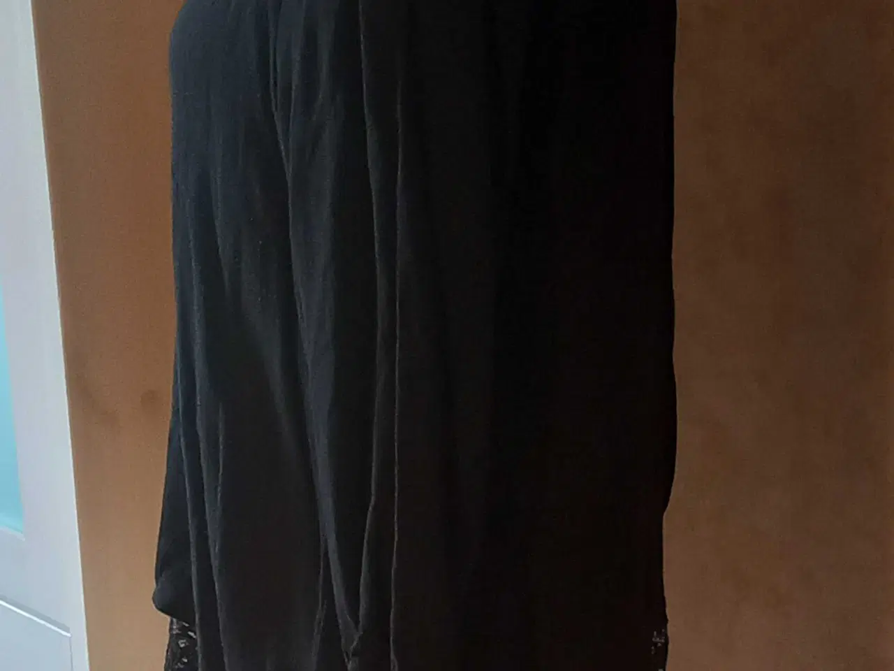 Billede 3 - Sort top/ bluse str 42