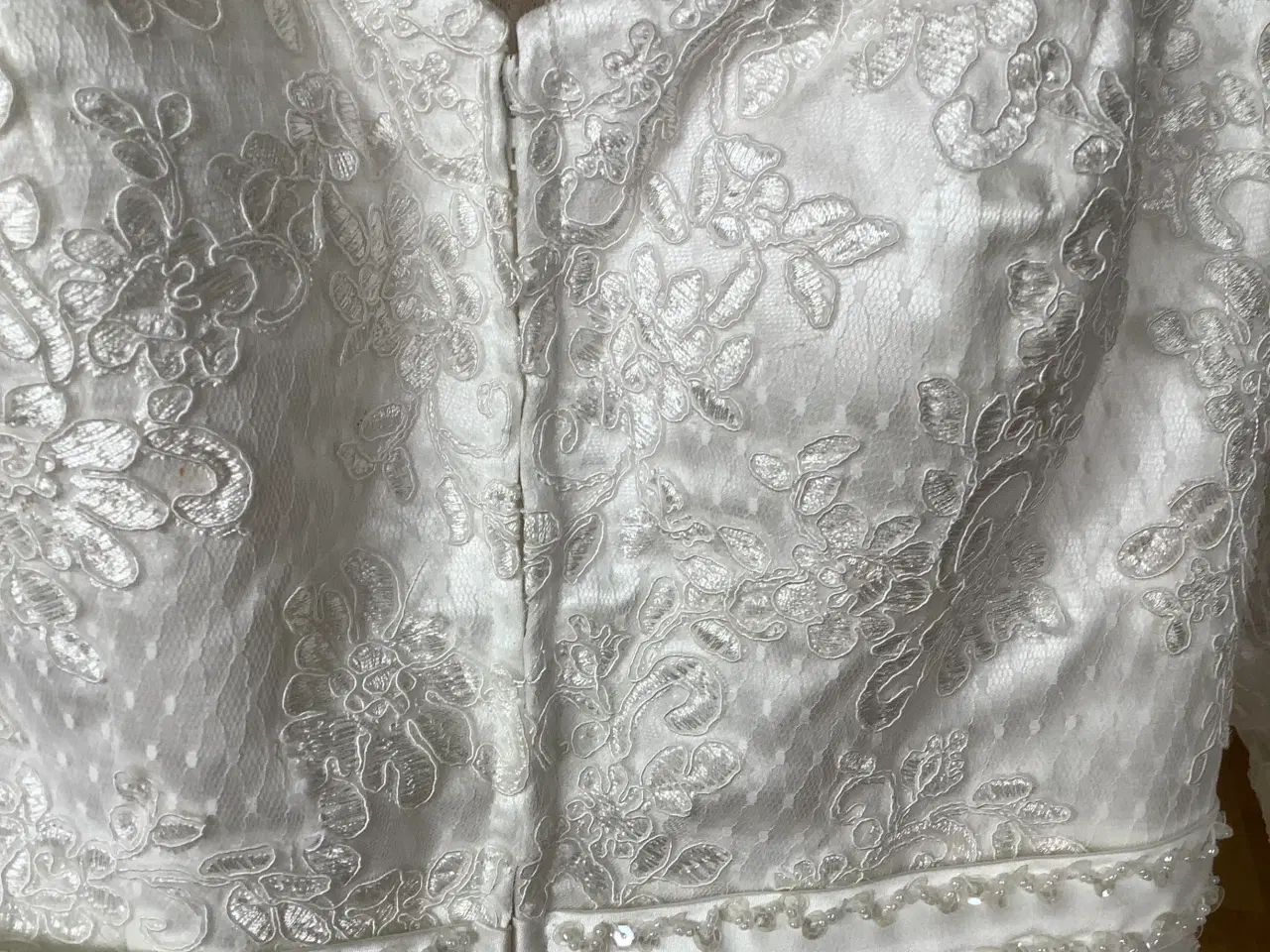 Billede 2 - Hvid konfirmands kjole. 