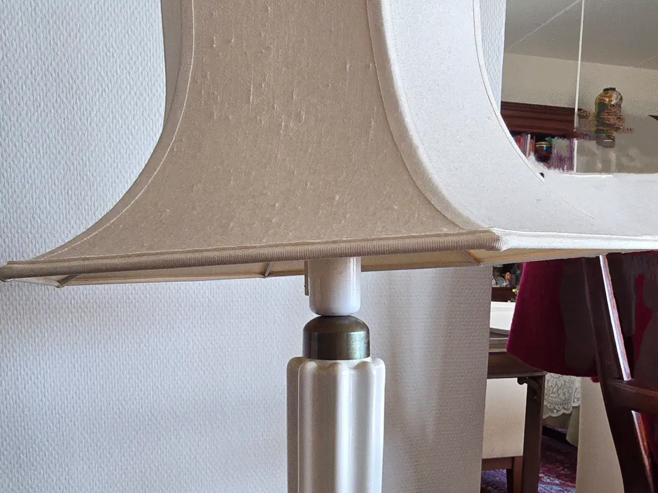 Billede 3 - Flot hvid Dahl Jensen porcelænslampe med skærm