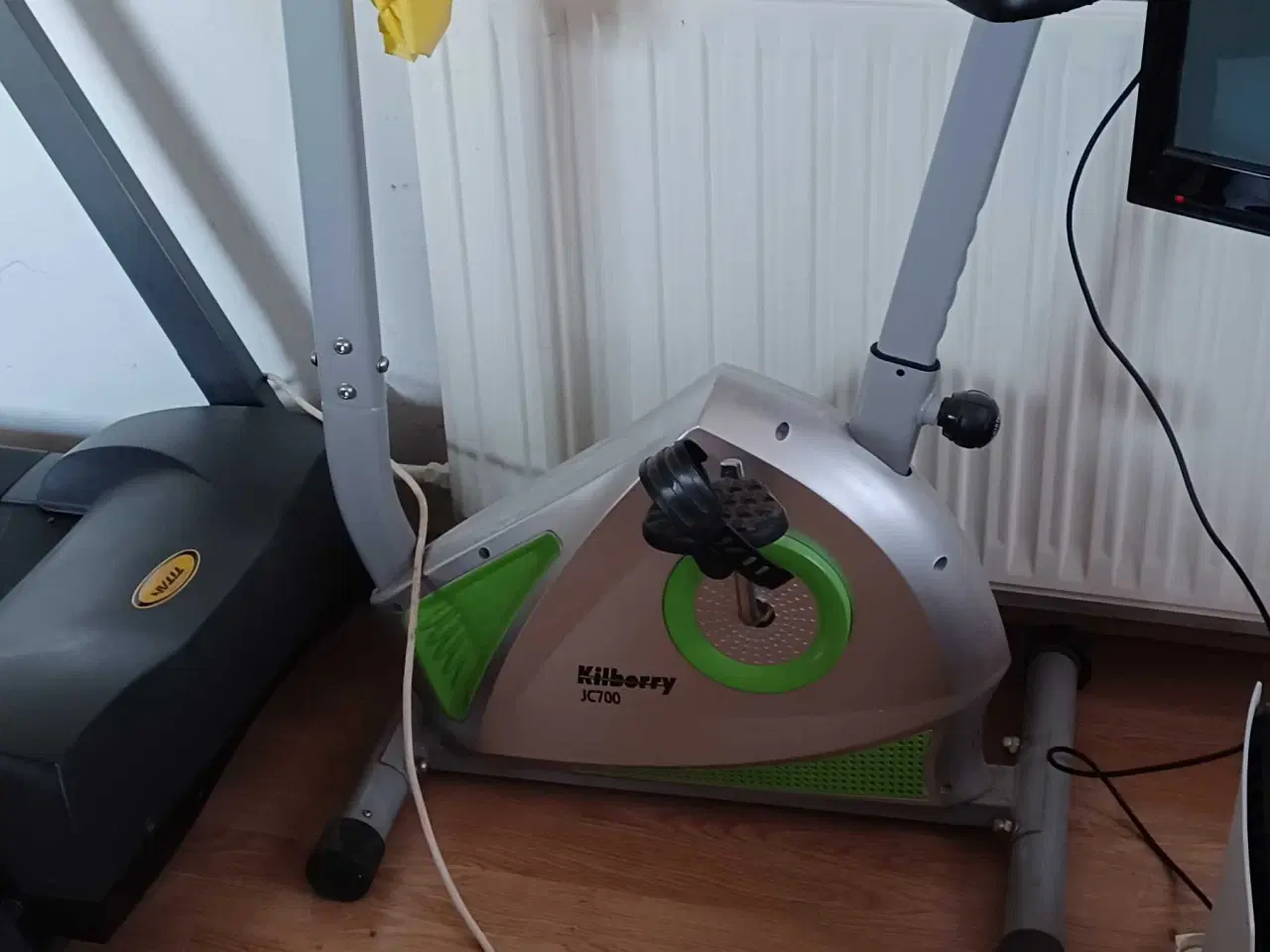 Billede 2 - Løbebånd og Motionscykel