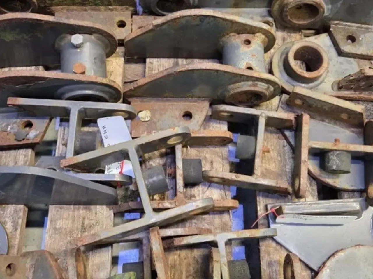 Billede 15 - New Holland B115C Dele til Pallegafler 87310374